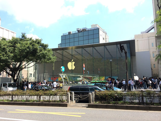 Apple Store 表参道が本日グランドオープン！