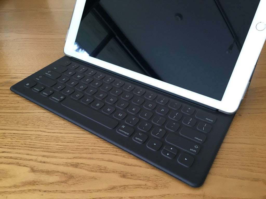iPad Proを入手！eggshellとBrushed Metalケースを試してみた。