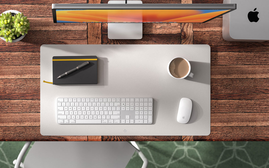 Twelve South DeskPad | サステナブルレザー製、耐水加工、マウス操作に最適化された表面加工、外付けディスプレイなどの設置も考慮した大型マウスパッド